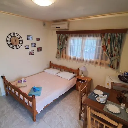 Liakos' Apartment