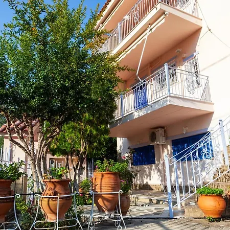 Liakos' Apartment